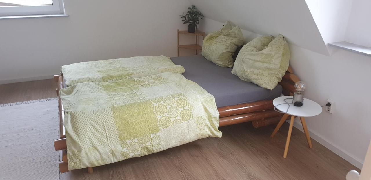 Frisch Renoviert Mit Dachterrasse - Geniesse Ruhe Und Grun Nahe Neustadt Aisch Neustadt an der Aisch Esterno foto
