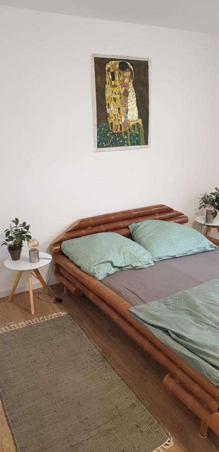 Frisch Renoviert Mit Dachterrasse - Geniesse Ruhe Und Grun Nahe Neustadt Aisch Neustadt an der Aisch Esterno foto
